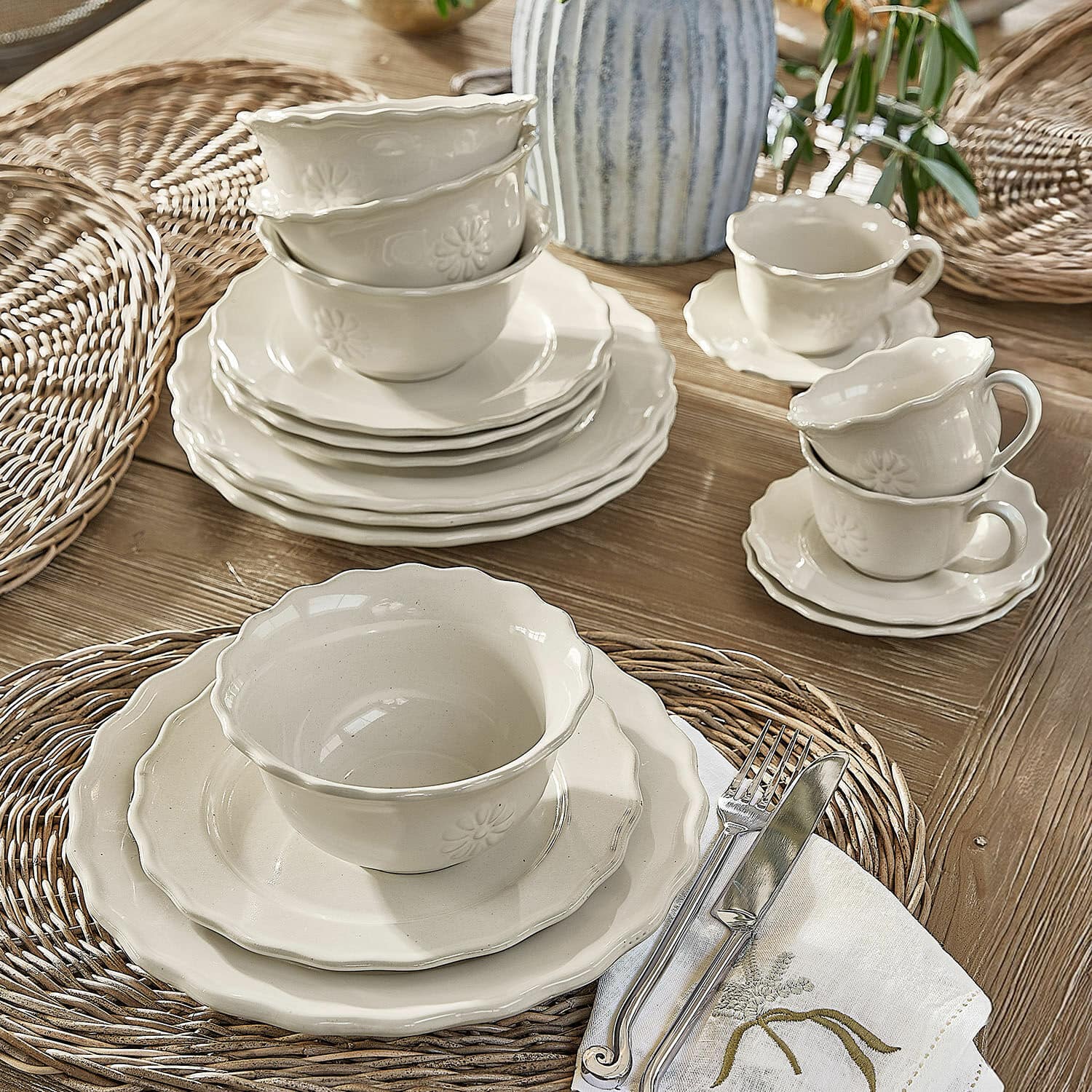 Set de 6 tazas con platillos Mallevesse